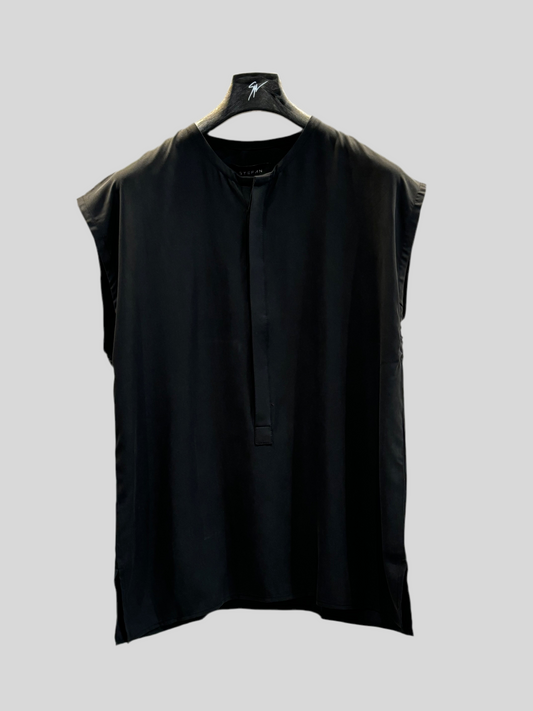 Garcon's Sleeveless Shirt