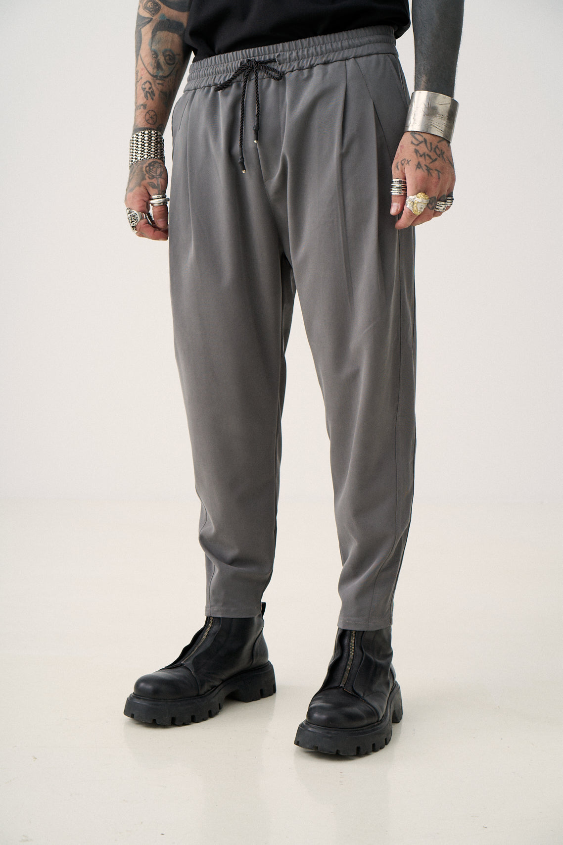 Εssential Pants