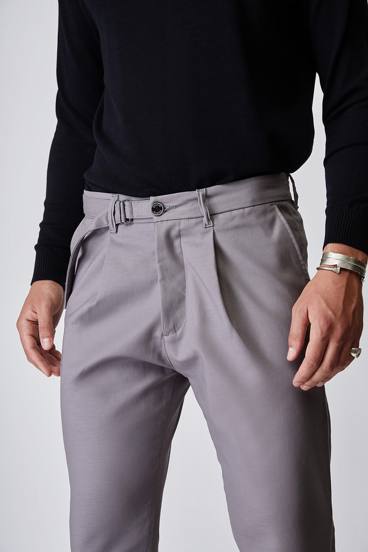 <tc>Metal Buckle Belted Trousers</tc>
